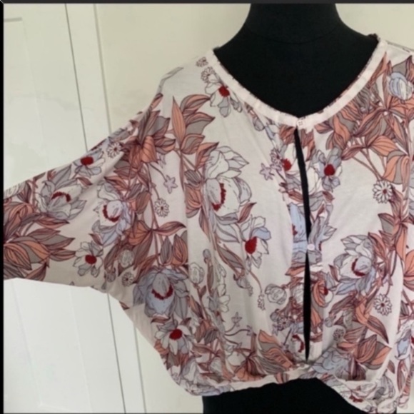 Free People “Keeping on Top “ top - Picture 4 of 10